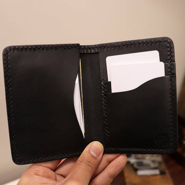 Expandable Vertical Wallet - Black