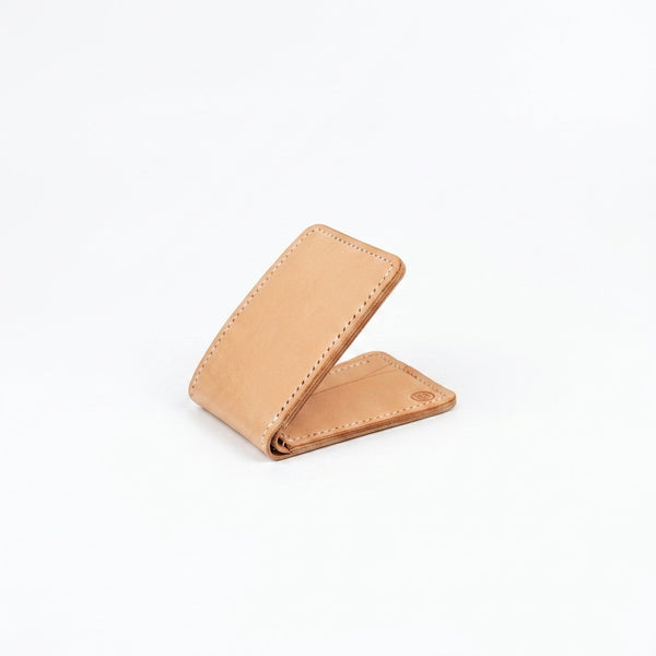 Traditional bifold wallet - Natural Tooling