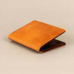 Minimalist vetical wallet_Natural and Show Harness Chestnut 006