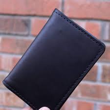 Expandable Midlength Vertical Wallet